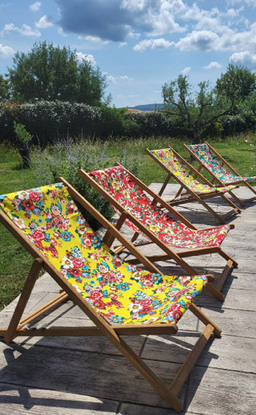 Casa SISTA, large garden and deckchair in front of the pool