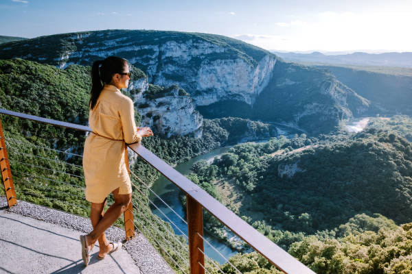 Paysage panoramique en Ardèche Sud